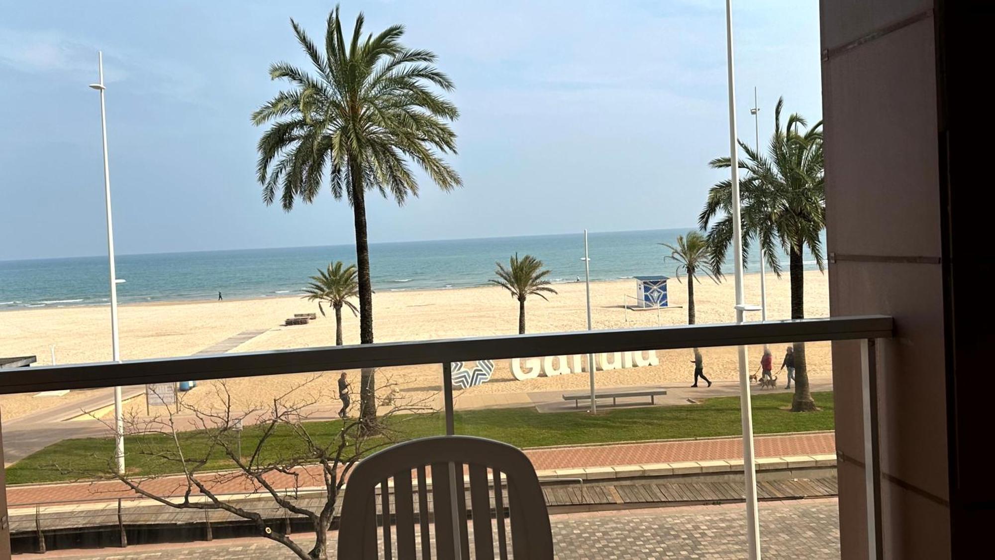 Capri Gandia Primera Linea - Alquiler Solo Familias Playa de Gandia Εξωτερικό φωτογραφία